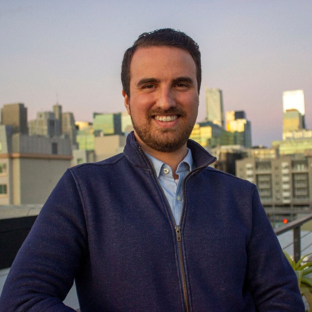 Meet your Posher, Sinan